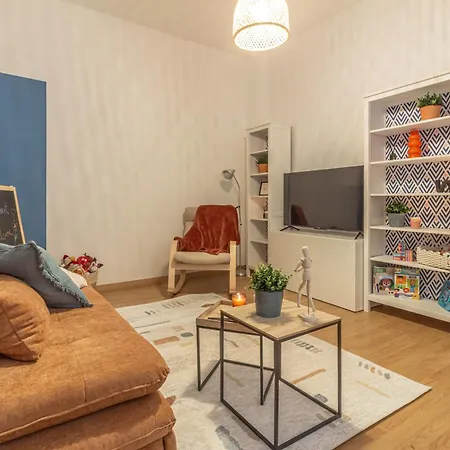 Cozy Threeroom In The Heart Of *